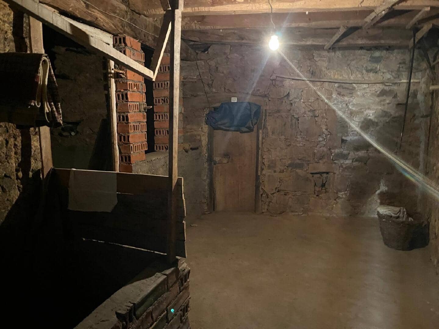 20 makuuhuone Omakotitalo myytävänä paikassa Castropodame - 35 000 € (Ref: 9362749)