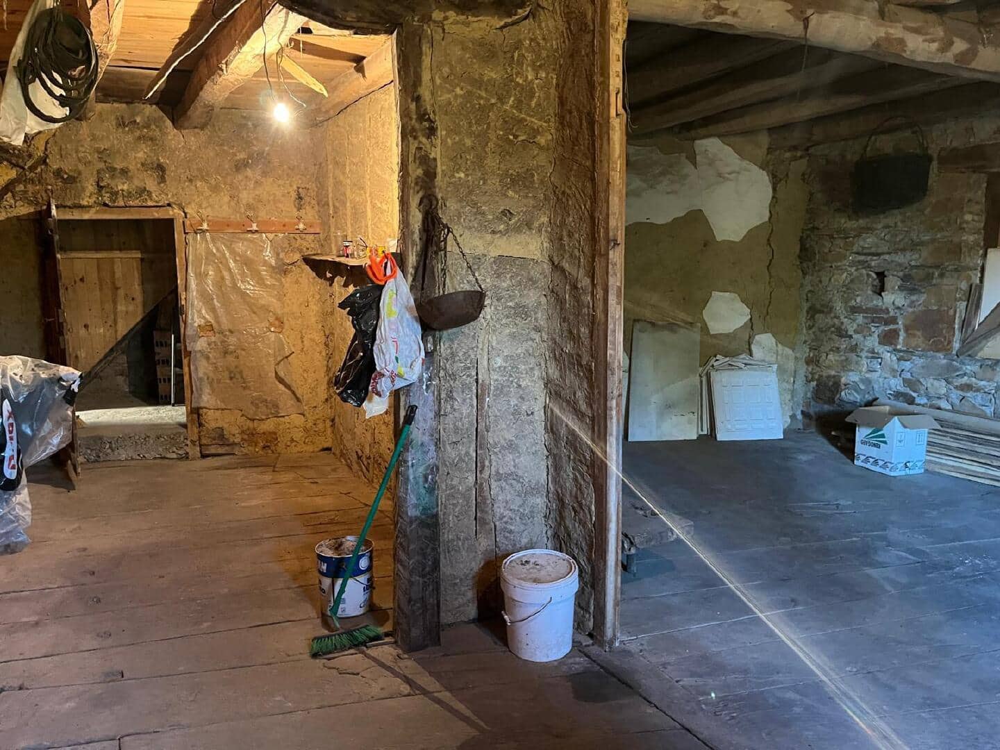 20 makuuhuone Omakotitalo myytävänä paikassa Castropodame - 35 000 € (Ref: 9362749)