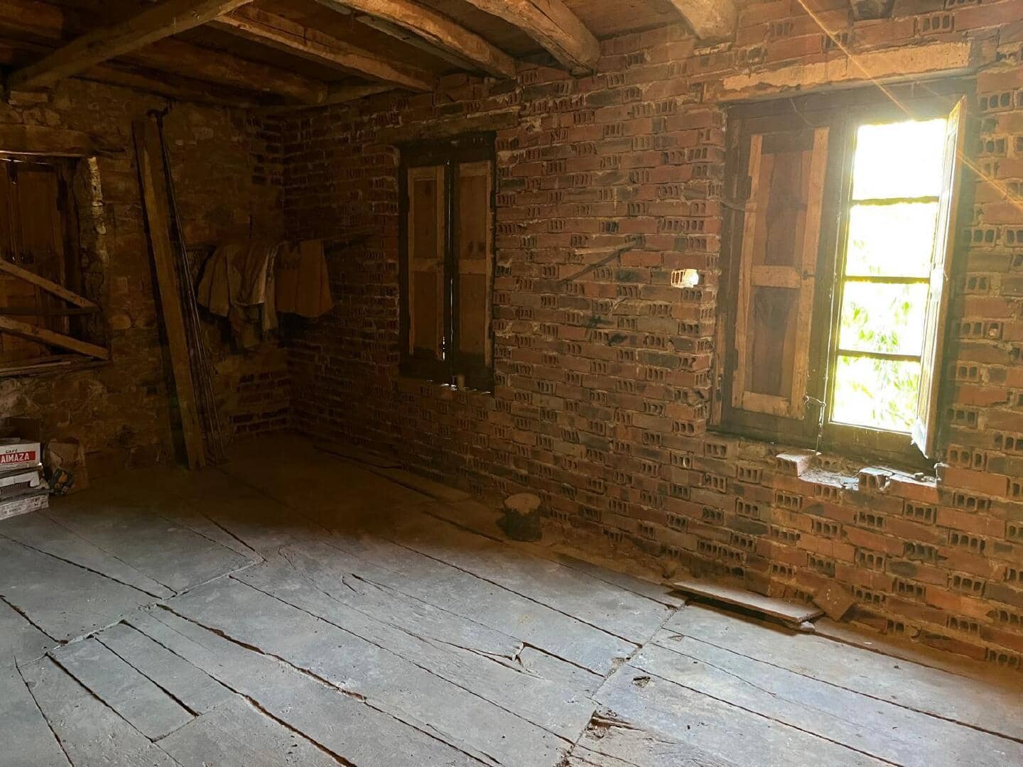 20 makuuhuone Omakotitalo myytävänä paikassa Castropodame - 35 000 € (Ref: 9362749)