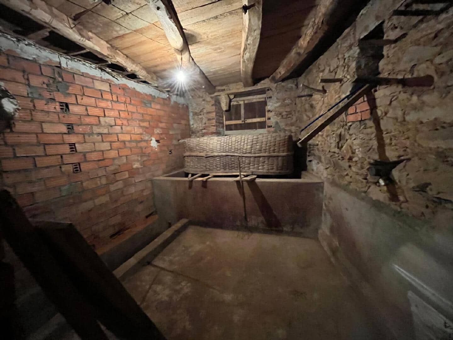 20 makuuhuone Omakotitalo myytävänä paikassa Castropodame - 35 000 € (Ref: 9362749)