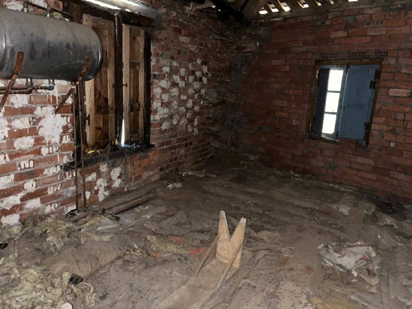 20 makuuhuone Omakotitalo myytävänä paikassa Castropodame - 35 000 € (Ref: 9362749)