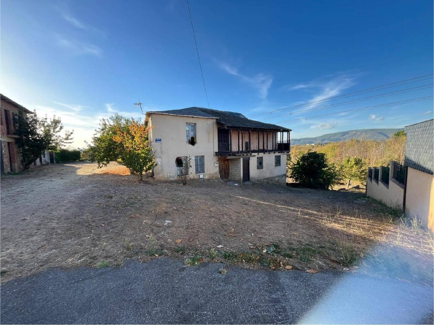 20 makuuhuone Omakotitalo myytävänä paikassa Castropodame - 35 000 € (Ref: 9362749)