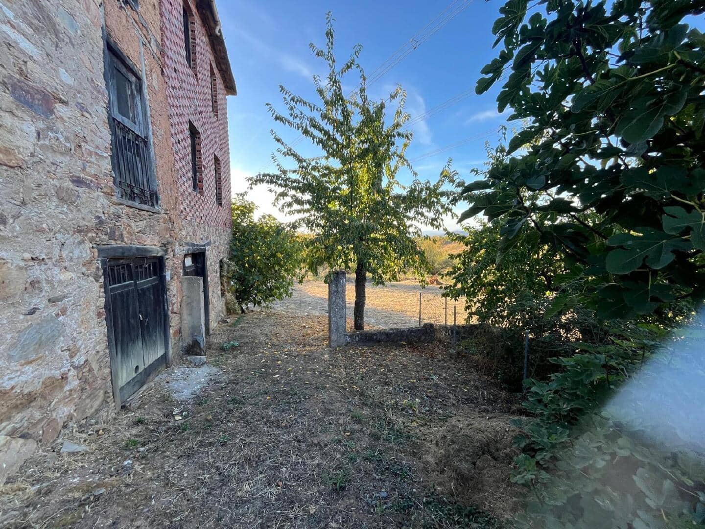 20 makuuhuone Omakotitalo myytävänä paikassa Castropodame - 35 000 € (Ref: 9362749)