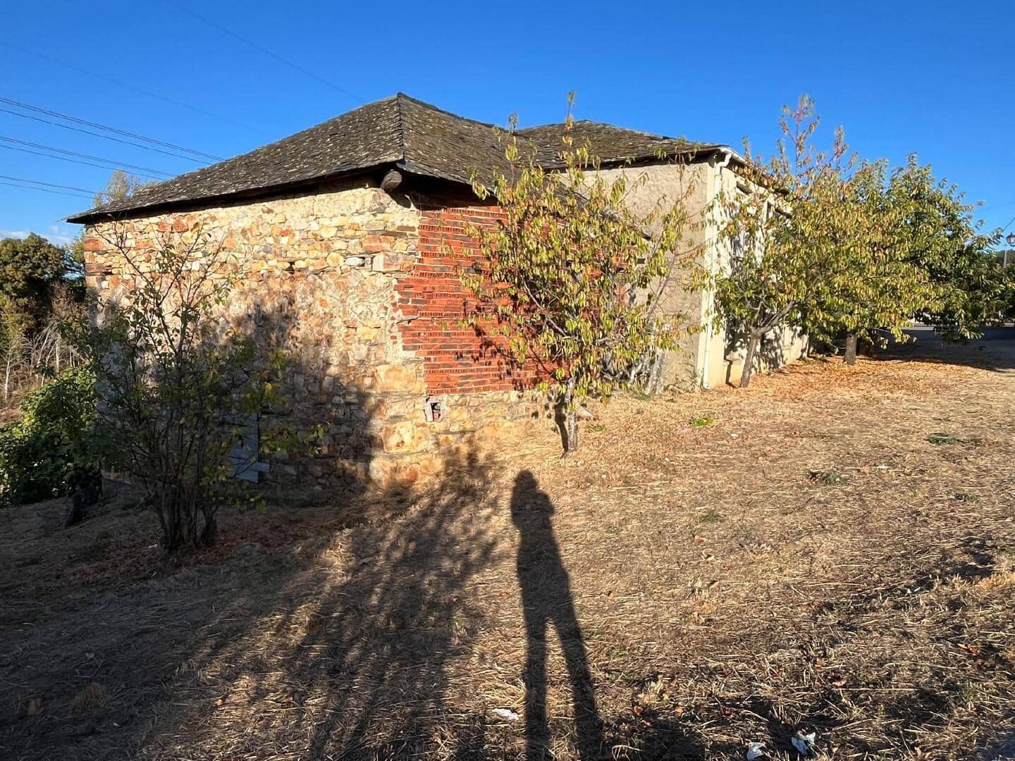 20 makuuhuone Omakotitalo myytävänä paikassa Castropodame - 35 000 € (Ref: 9362749)