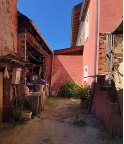 4 bedroom Townhouse for sale in Castropodame - € 89,000 (Ref: 9362751)