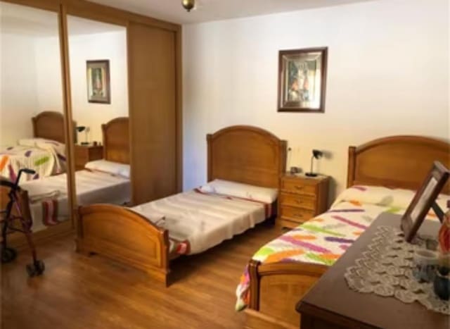 4 bedroom Townhouse for sale in Castropodame - € 89,000 (Ref: 9362751)