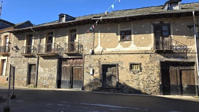 6 quarto Casa em Banda para venda em Noceda, Noceda del Bierzo - 85 000 € (Ref: 9362754)