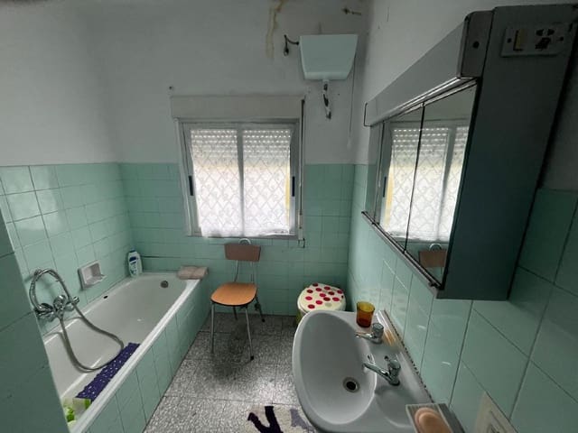 8 quarto Casa em Banda para venda em Noceda del Bierzo - 48 000 € (Ref: 9362760)