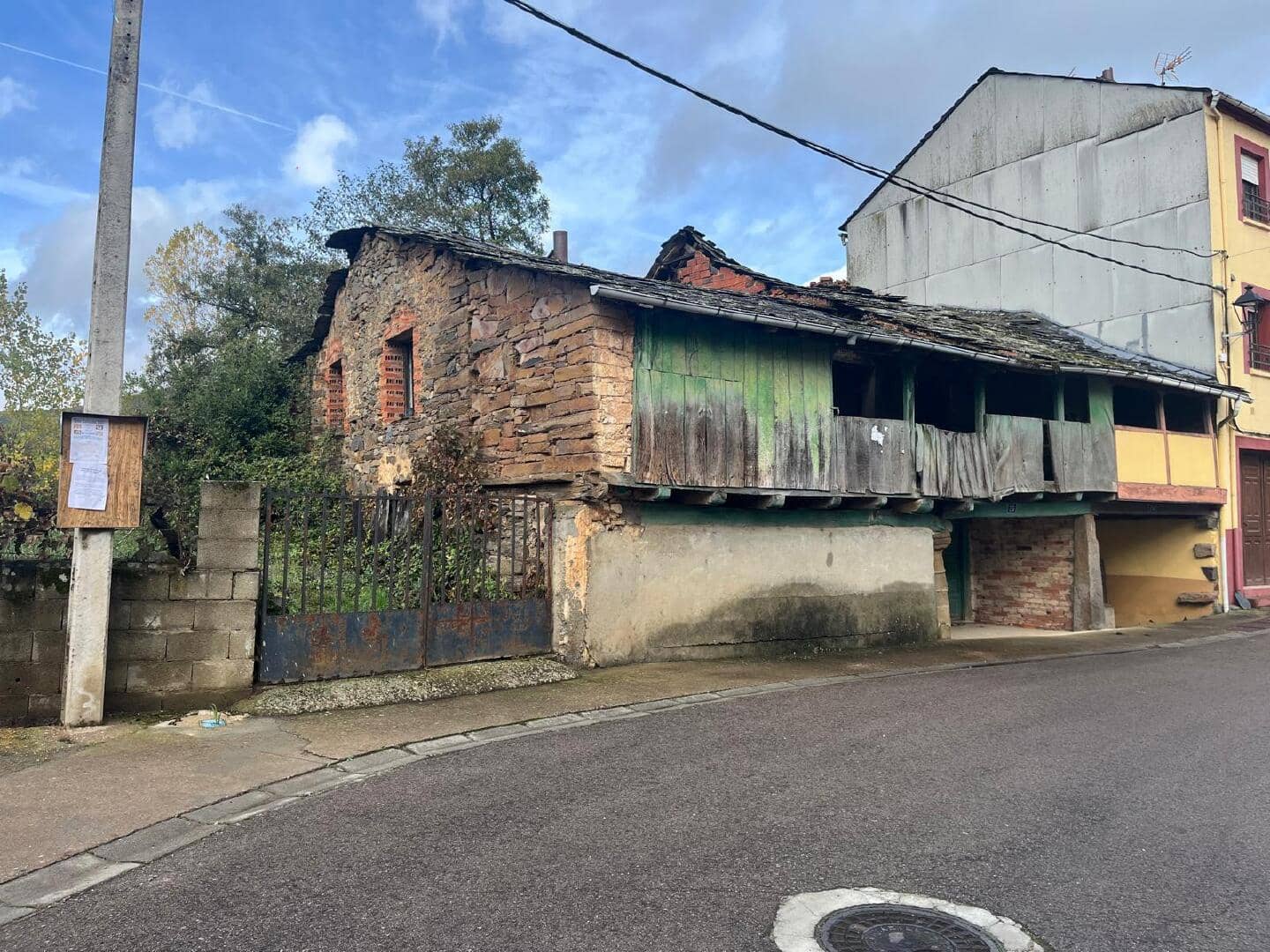 3 chambre Maison de Ville à vendre à Noceda del Bierzo - 13 000 € (Ref: 9362761)