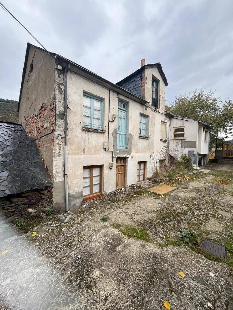 18 soveværelse Lejlighed til salg i Torre del Bierzo - € 25.000 (Ref: 9362763)