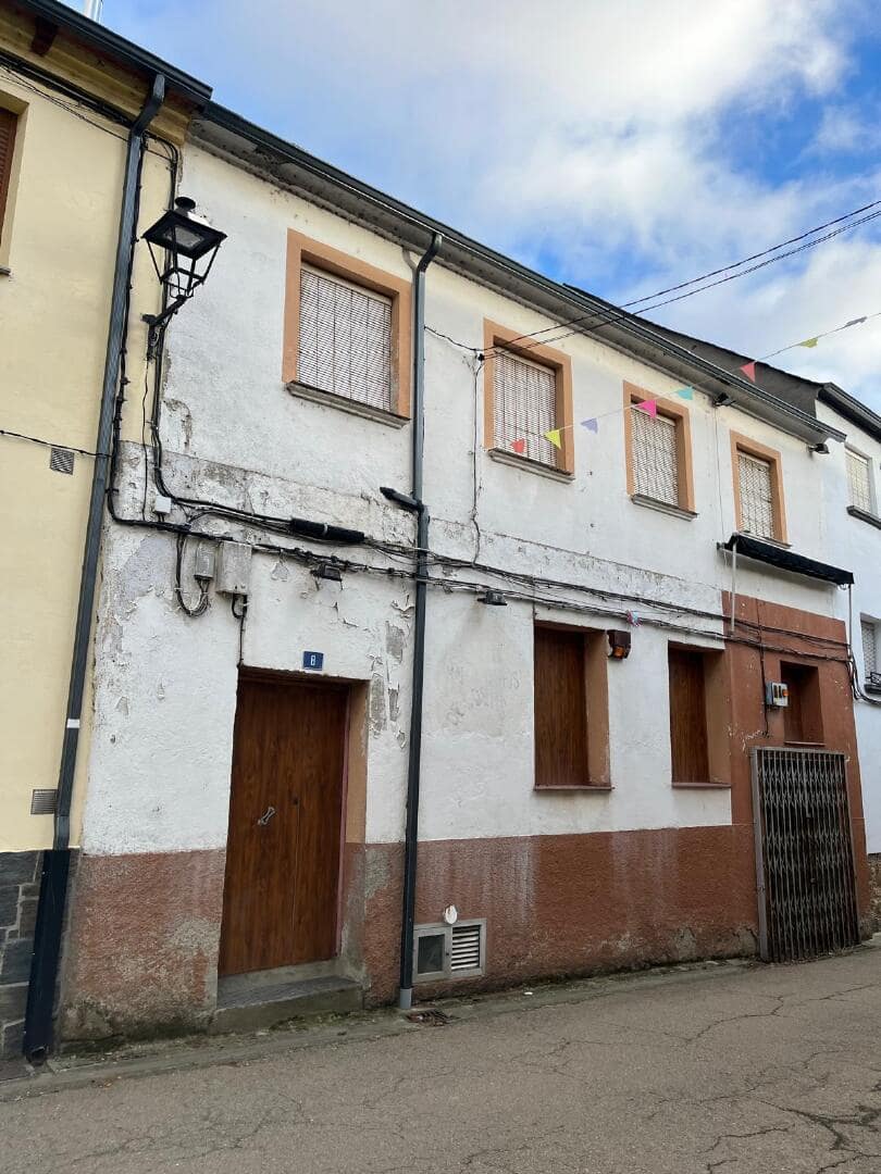 4 slaapkamer Huis te koop in Noceda del Bierzo - € 109.000 (Ref: 9378656)