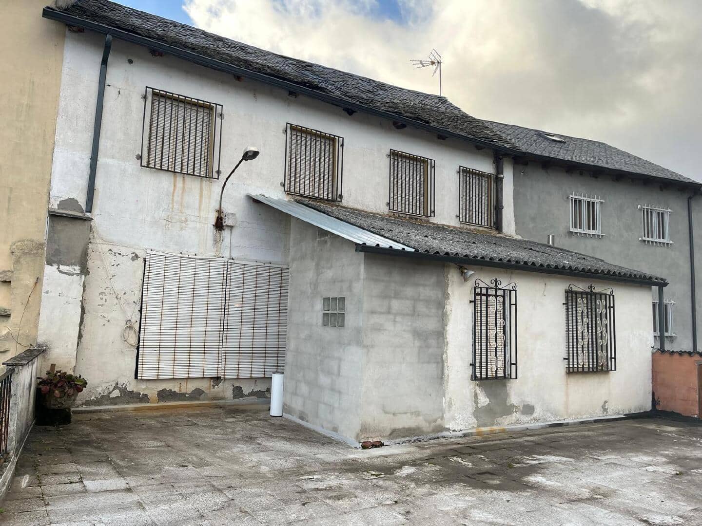 4 slaapkamer Huis te koop in Noceda del Bierzo - € 109.000 (Ref: 9378656)