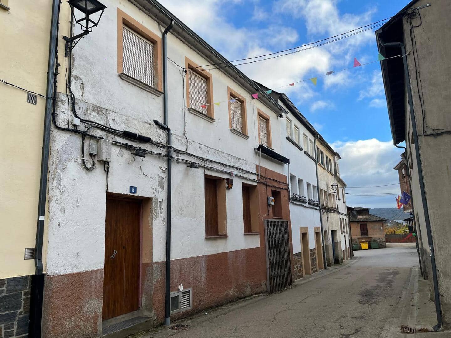 4 slaapkamer Huis te koop in Noceda del Bierzo - € 109.000 (Ref: 9378656)