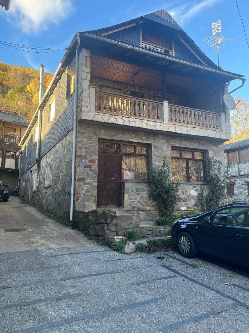 6 bedroom Townhouse for sale in Iguena - € 75,000 (Ref: 9410378)