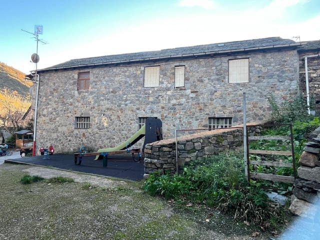 6 bedroom Townhouse for sale in Igüeña - € 75,000 (Ref: 9410378)