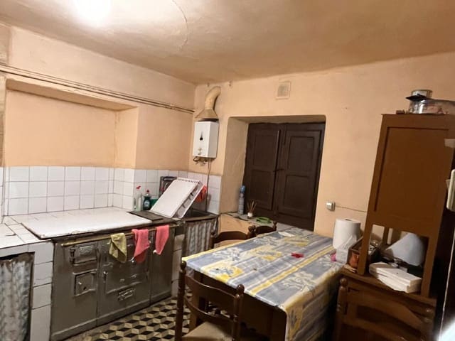 Casa de 4 habitaciones en Igüeña en venta - 40.000 € (Ref: 9471627)