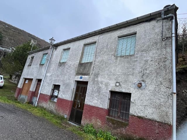 Casa de 4 habitaciones en Igüeña en venta - 40.000 € (Ref: 9471627)