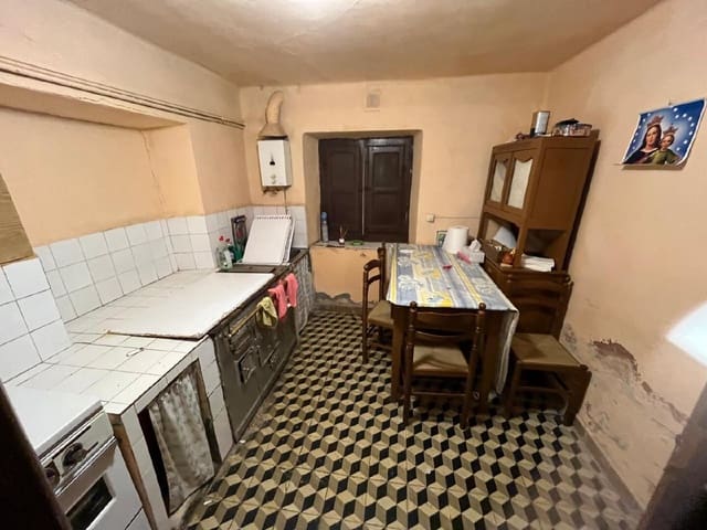 Casa de 4 habitaciones en Igüeña en venta - 40.000 € (Ref: 9471627)