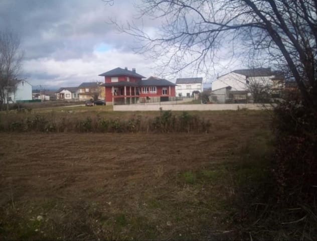 Undeveloped Land for sale in Villaverde de la Abadía, Carracedelo - € 21,000 (Ref: 9488042)