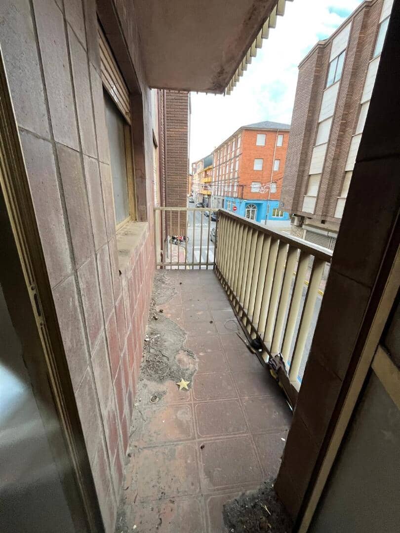 Apartment for sale in Bembibre - € 37,000 (Ref: 9488043)