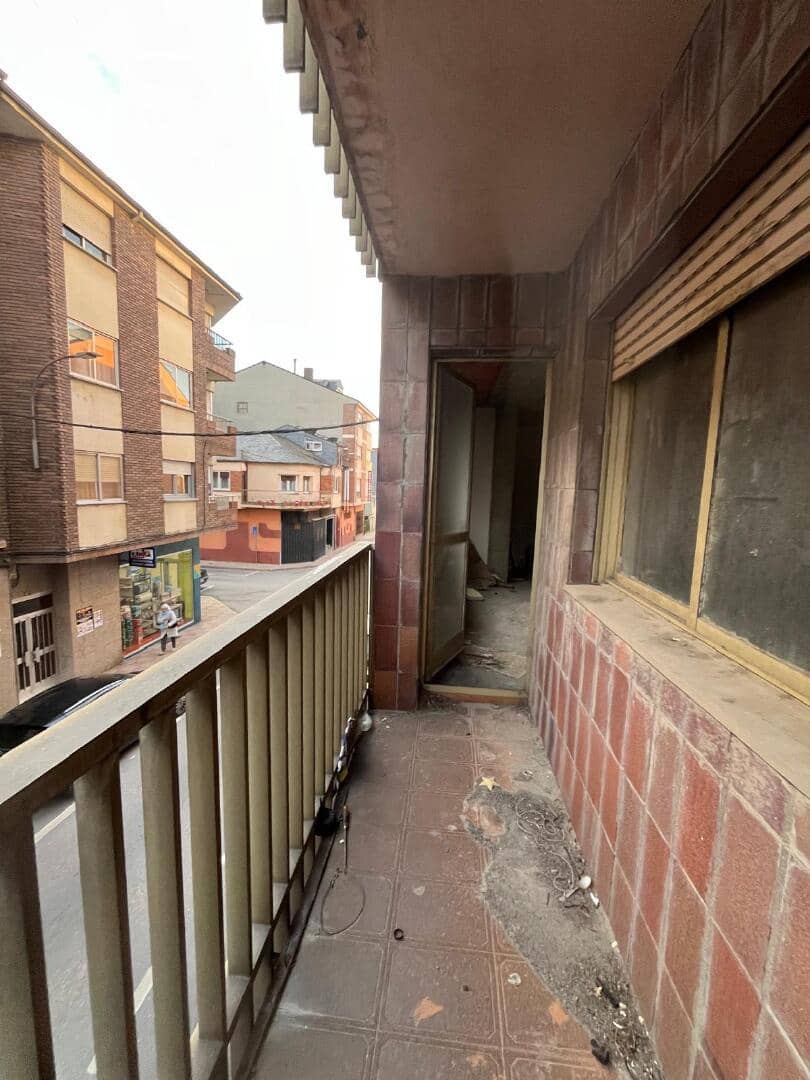 Apartment for sale in Bembibre - € 37,000 (Ref: 9488043)