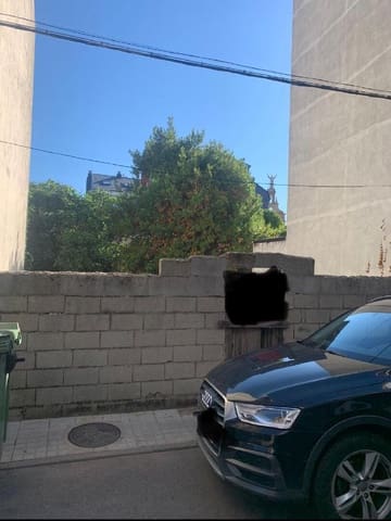 Ubebygd land til salgs i Bembibre - € 36 500 (Ref: 9488216)