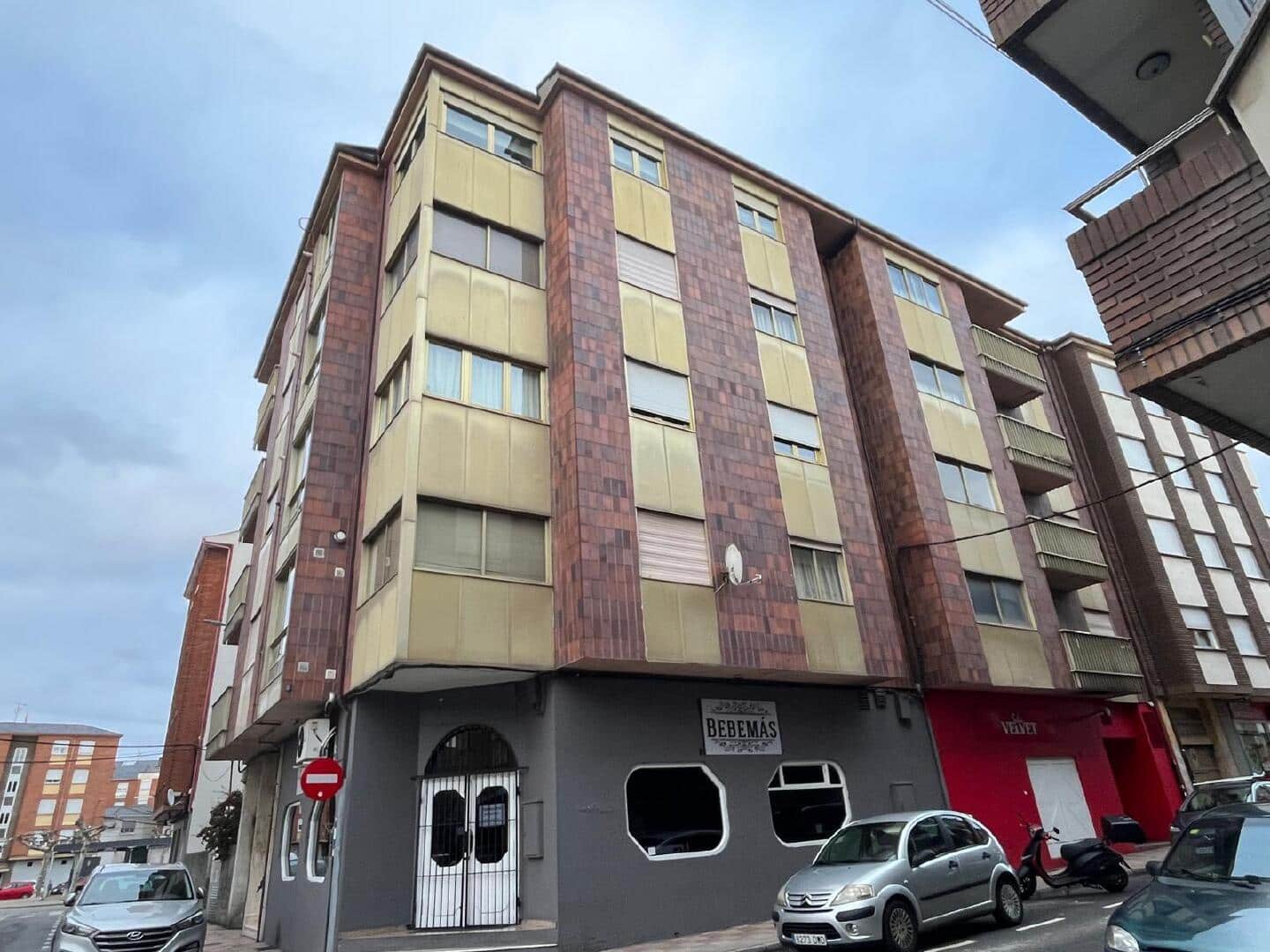 4 sovrum Lägenhet till salu i Bembibre - 58 000 € (Ref: 9528850)