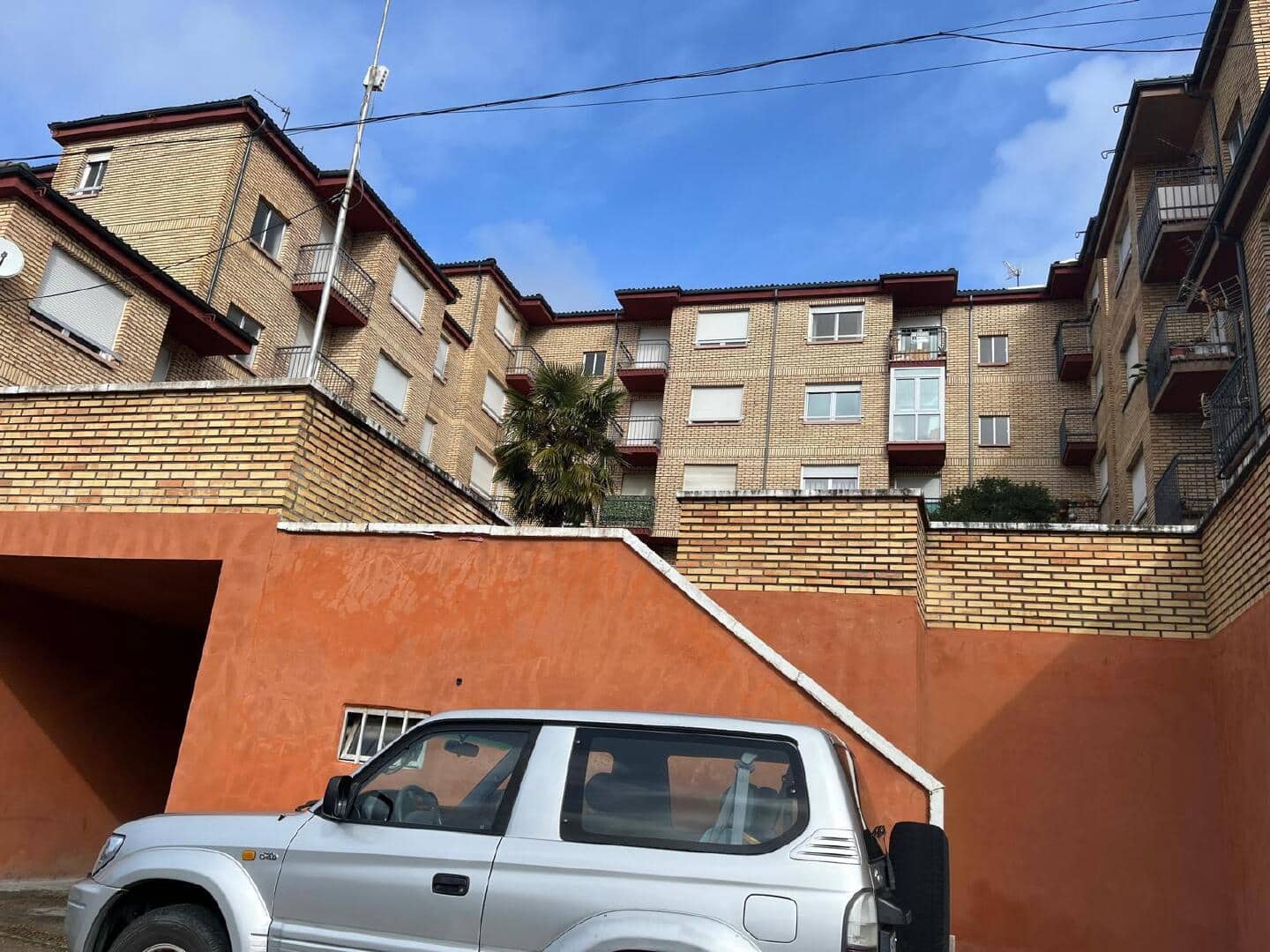 3 bedroom Apartment for sale in Torre del Bierzo - € 39,000 (Ref: 9550342)