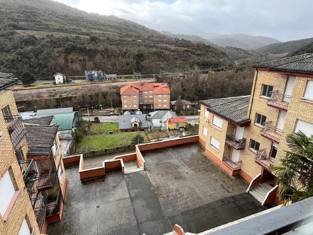 3 chambre Appartement à vendre à Torre del Bierzo - 39 000 € (Ref: 9550342)