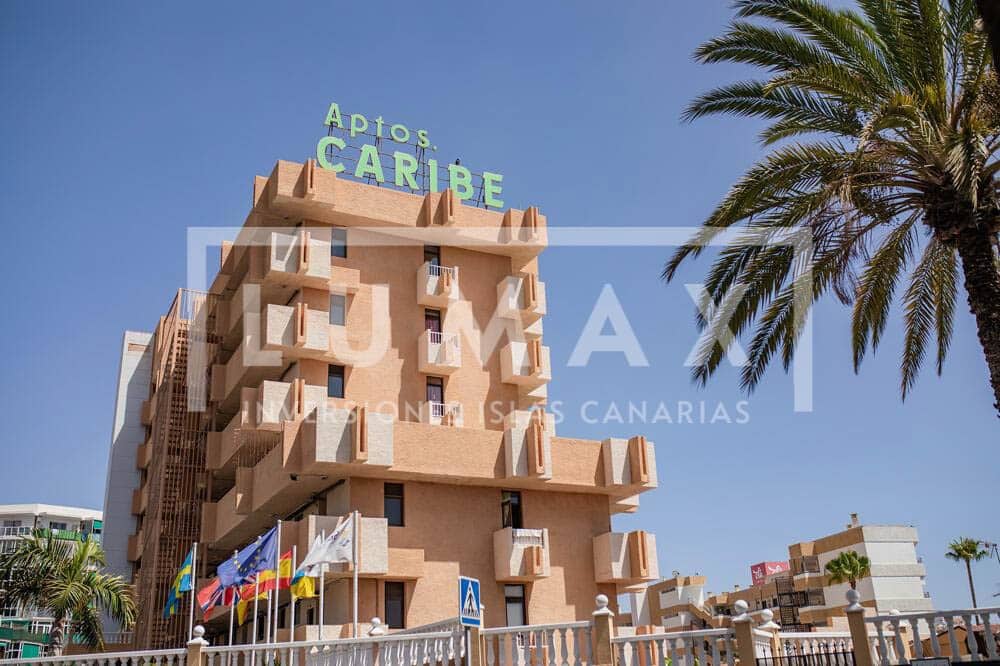 Apartamento de 1 habitación en Playa de las Americas en venta con piscina garaje - 245.000 € (Ref: 9911510)