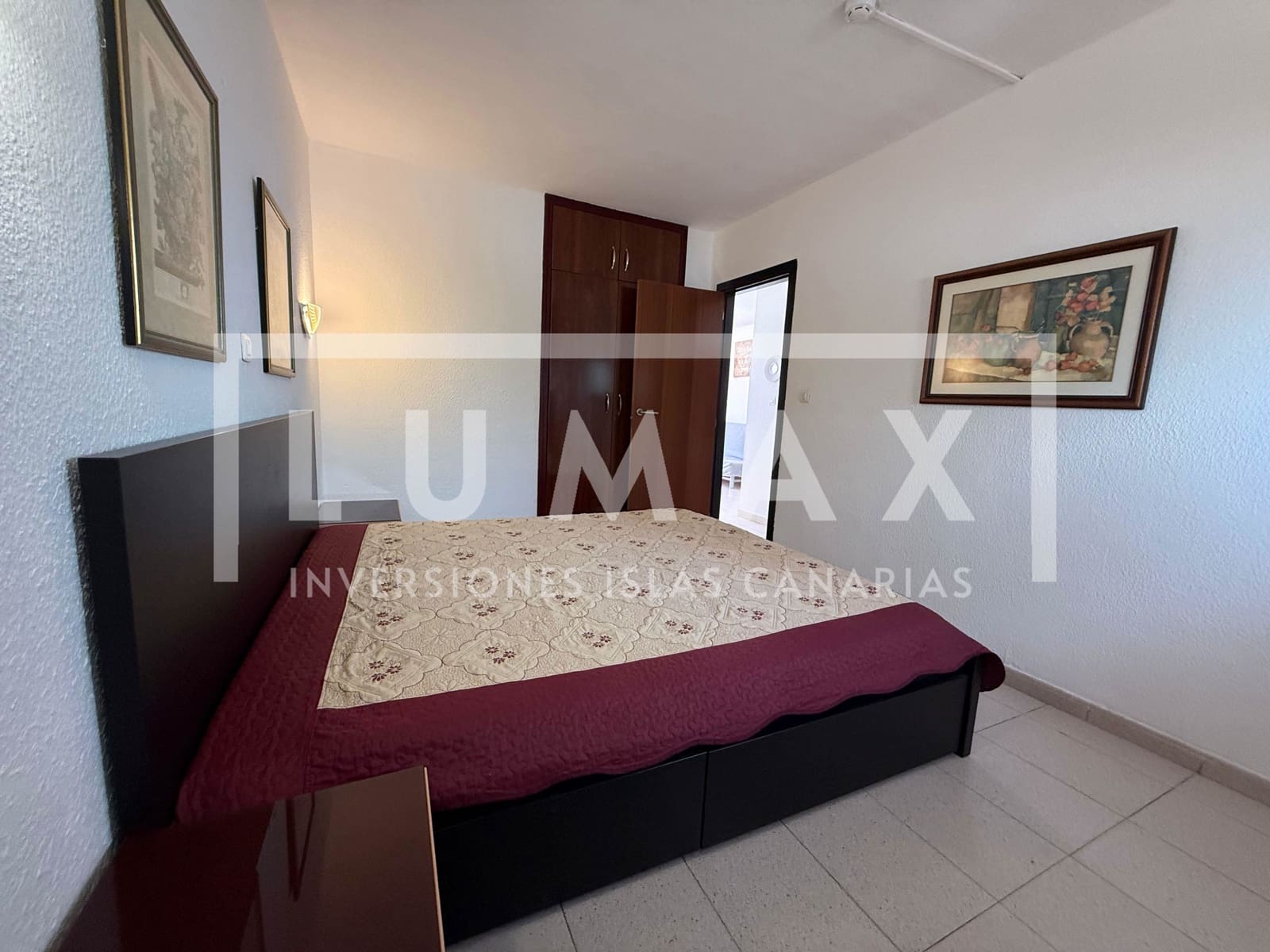 Apartamento de 1 habitación en Playa de las Americas en venta con piscina garaje - 245.000 € (Ref: 9911510)