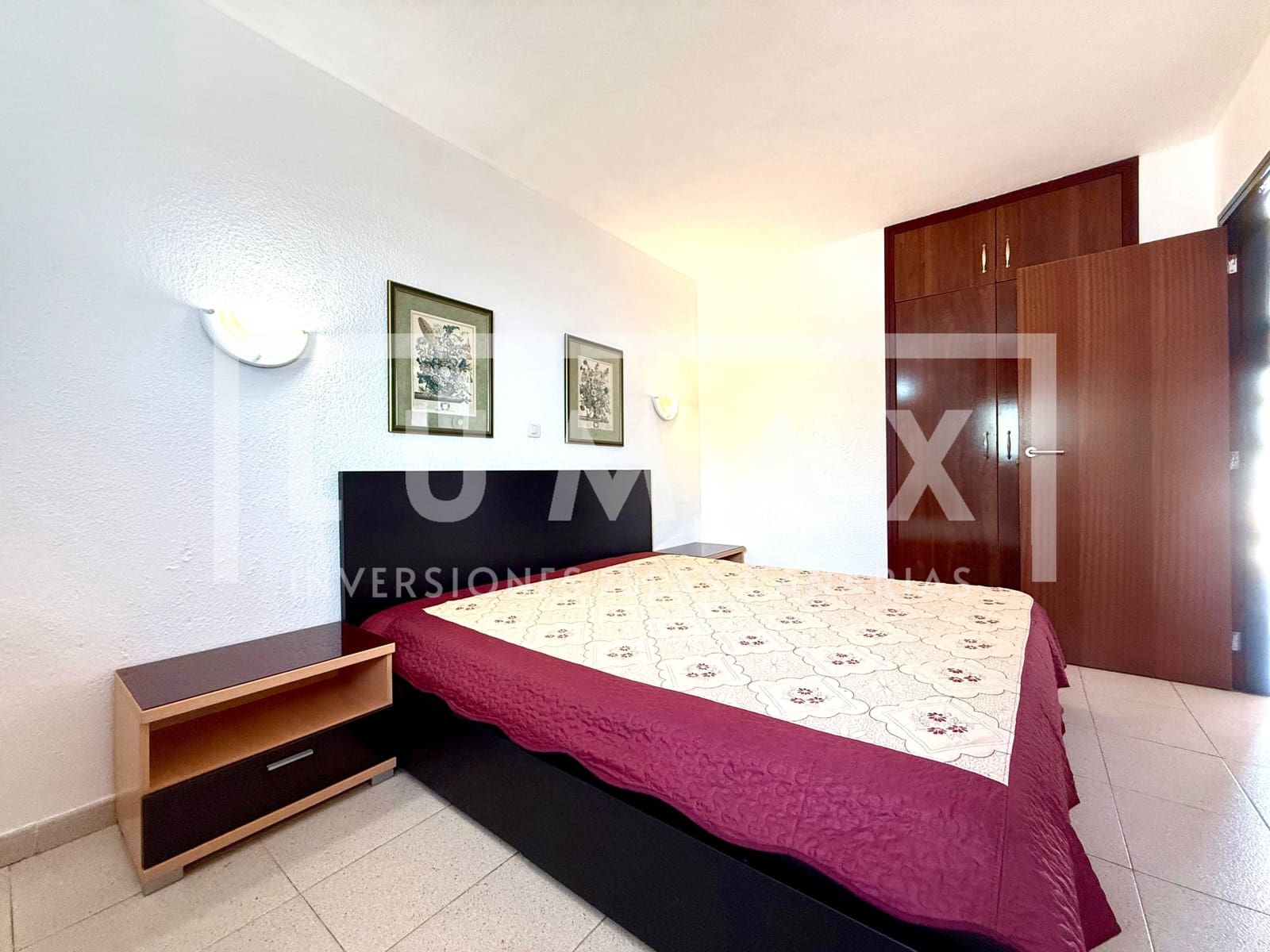 Apartamento de 1 habitación en Playa de las Americas en venta con piscina garaje - 245.000 € (Ref: 9911510)