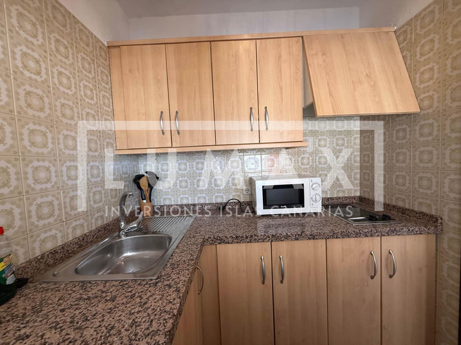 Apartamento de 1 habitación en Playa de las Americas en venta con piscina garaje - 245.000 € (Ref: 9911510)