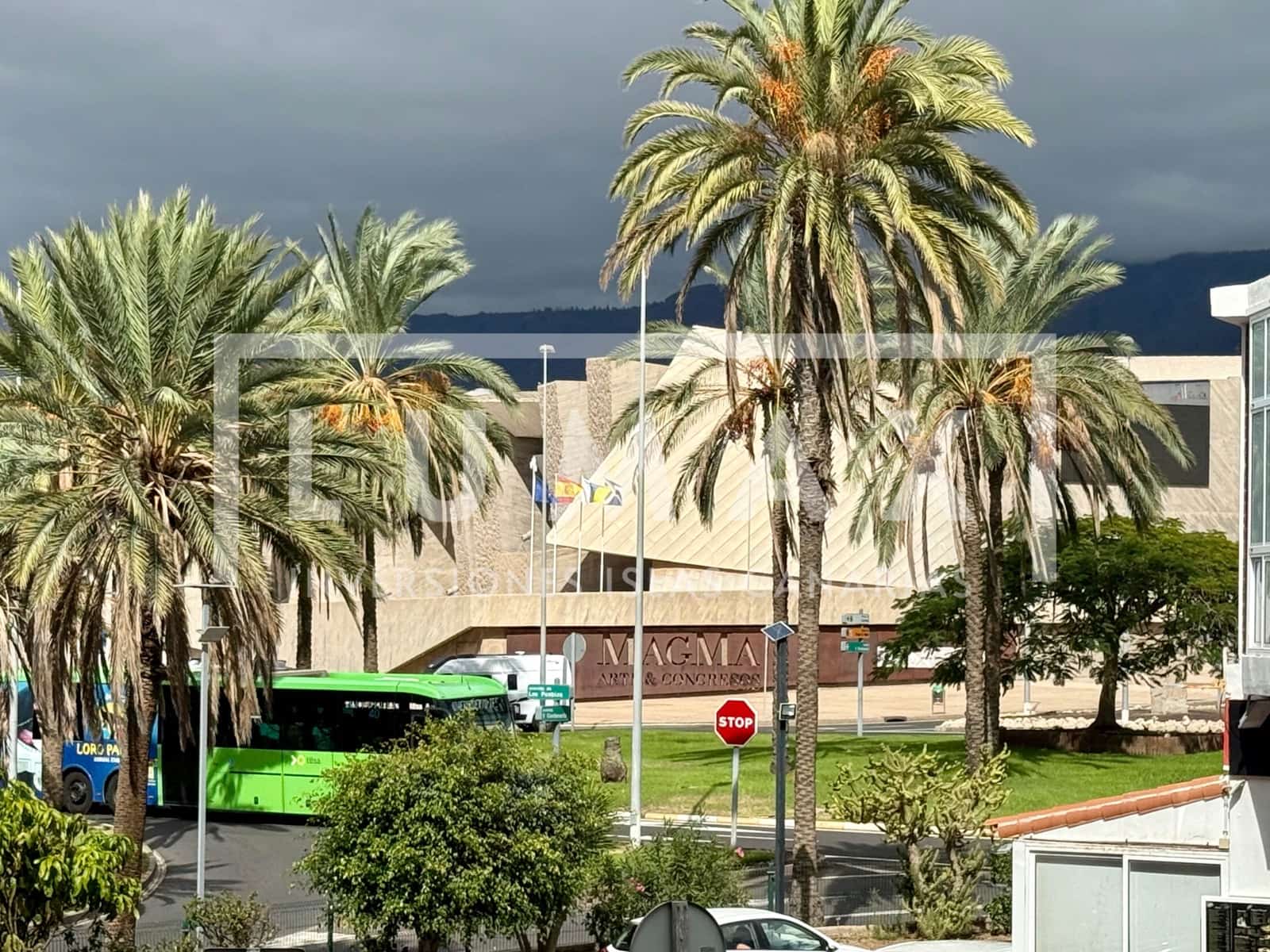 Apartamento de 1 habitación en Playa de las Americas en venta con piscina garaje - 245.000 € (Ref: 9911510)