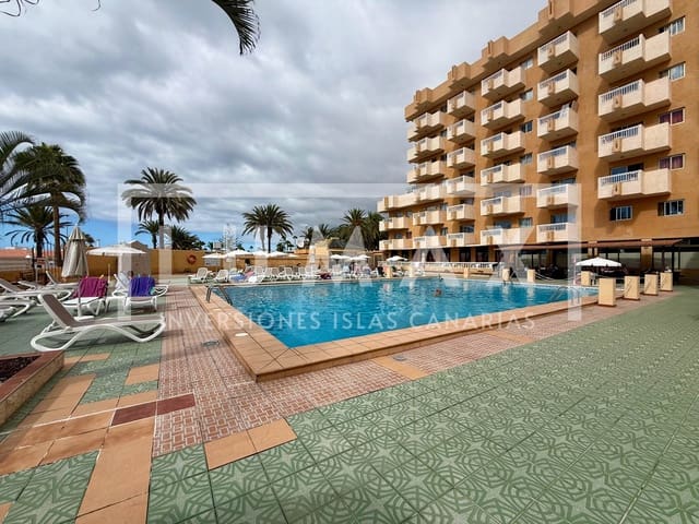Apartamento de 1 habitación en Playa de las Americas, Arona en venta con piscina garaje - 245.000 € (Ref: 9911510)