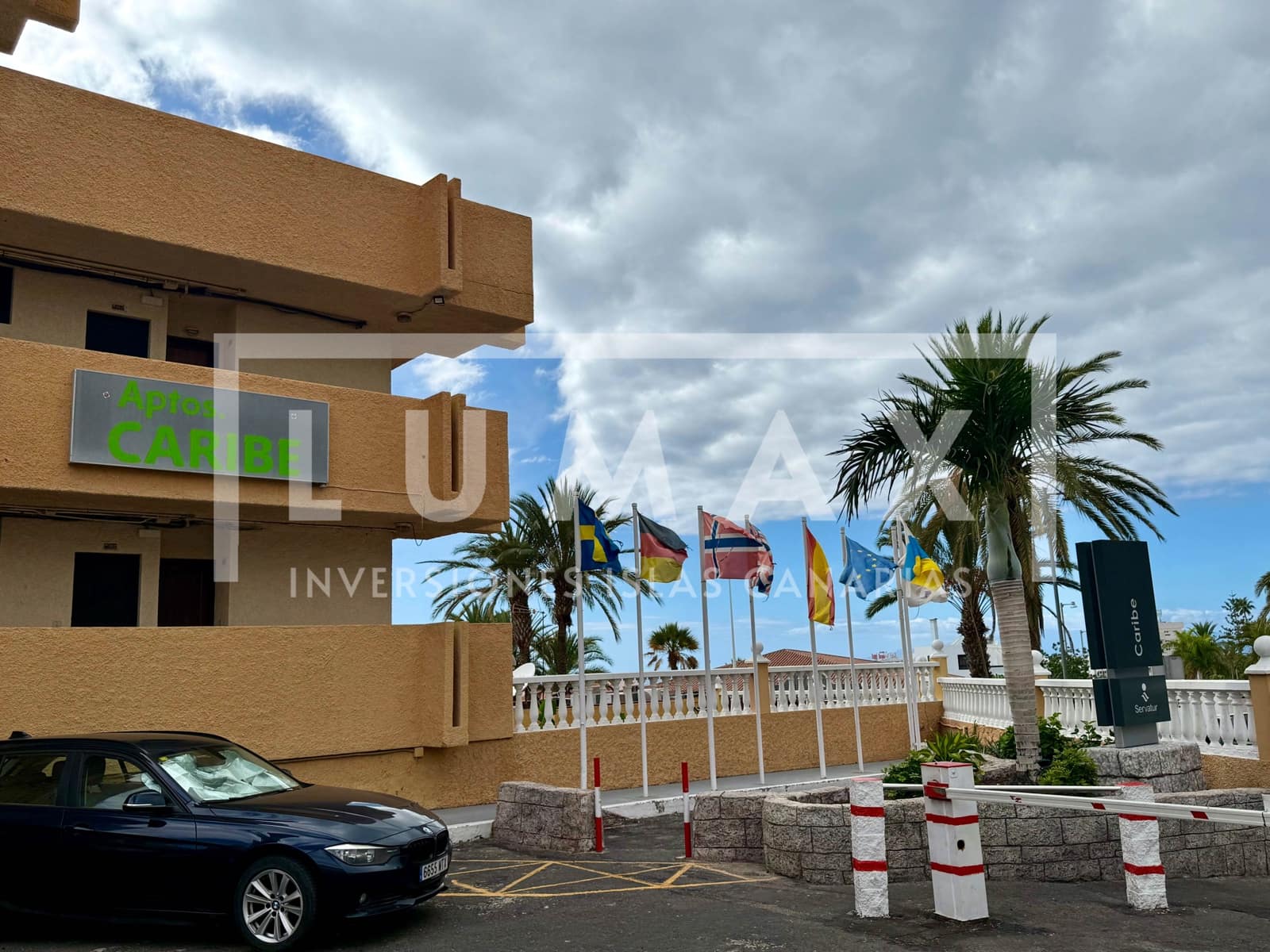 Apartamento de 1 habitación en Playa de las Americas en venta con piscina garaje - 245.000 € (Ref: 9911510)