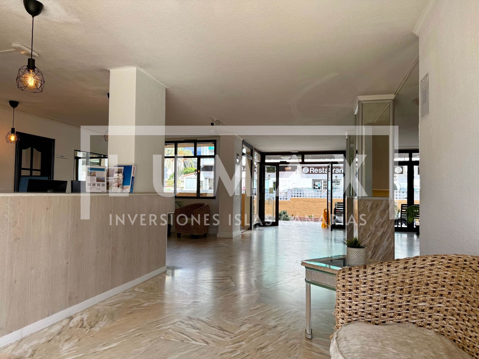 Apartamento de 1 habitación en Playa de las Americas en venta con piscina garaje - 245.000 € (Ref: 9911510)