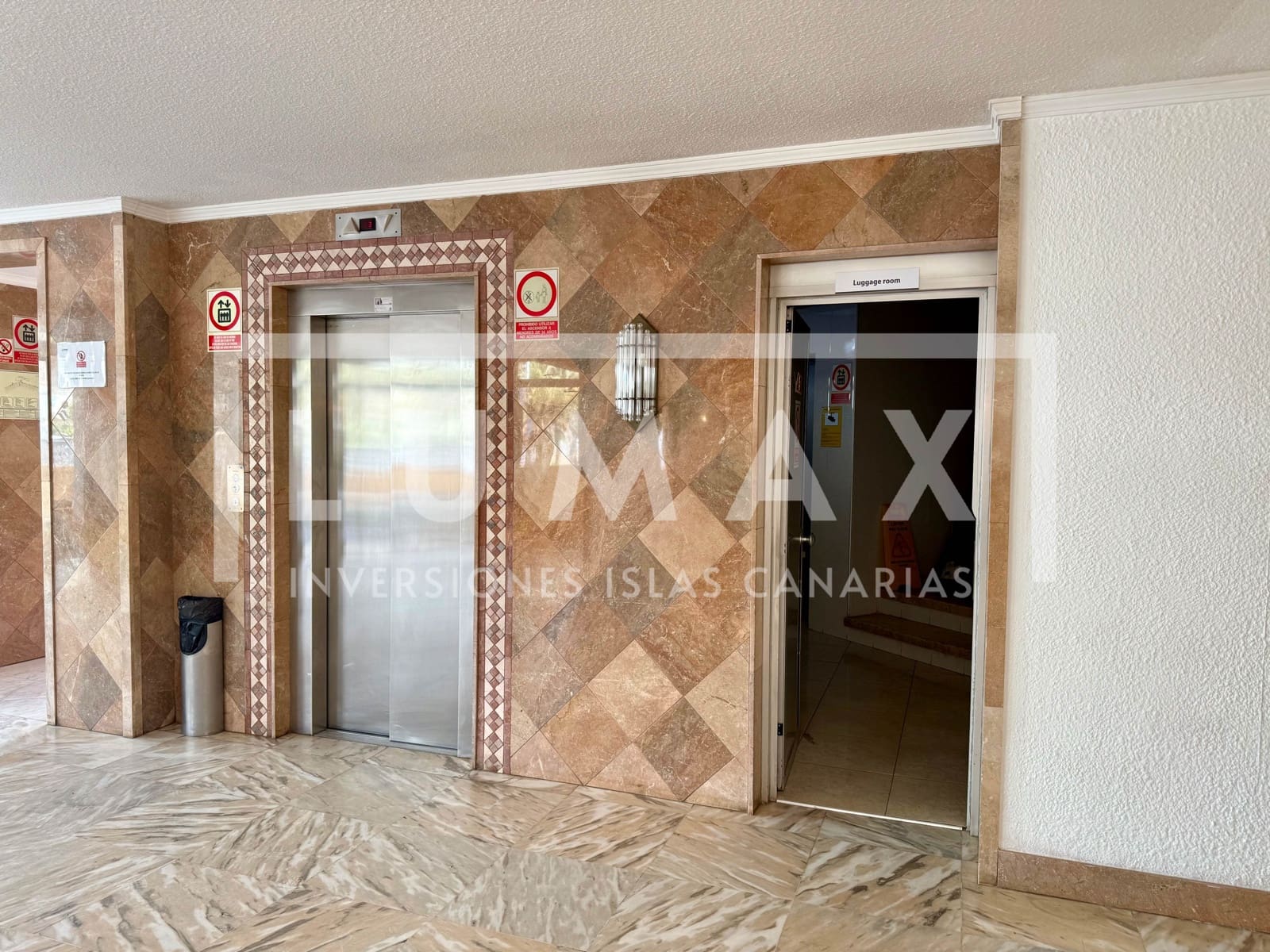 Apartamento de 1 habitación en Playa de las Americas en venta con piscina garaje - 245.000 € (Ref: 9911510)