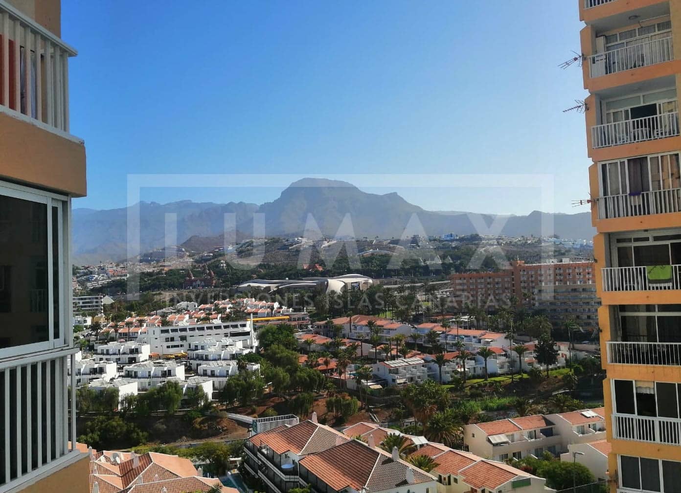 1 makuuhuone Huoneisto myytävänä paikassa Playa de las Americas mukana uima-altaan 
autotalli - 270 000 € (Ref: 9911586)