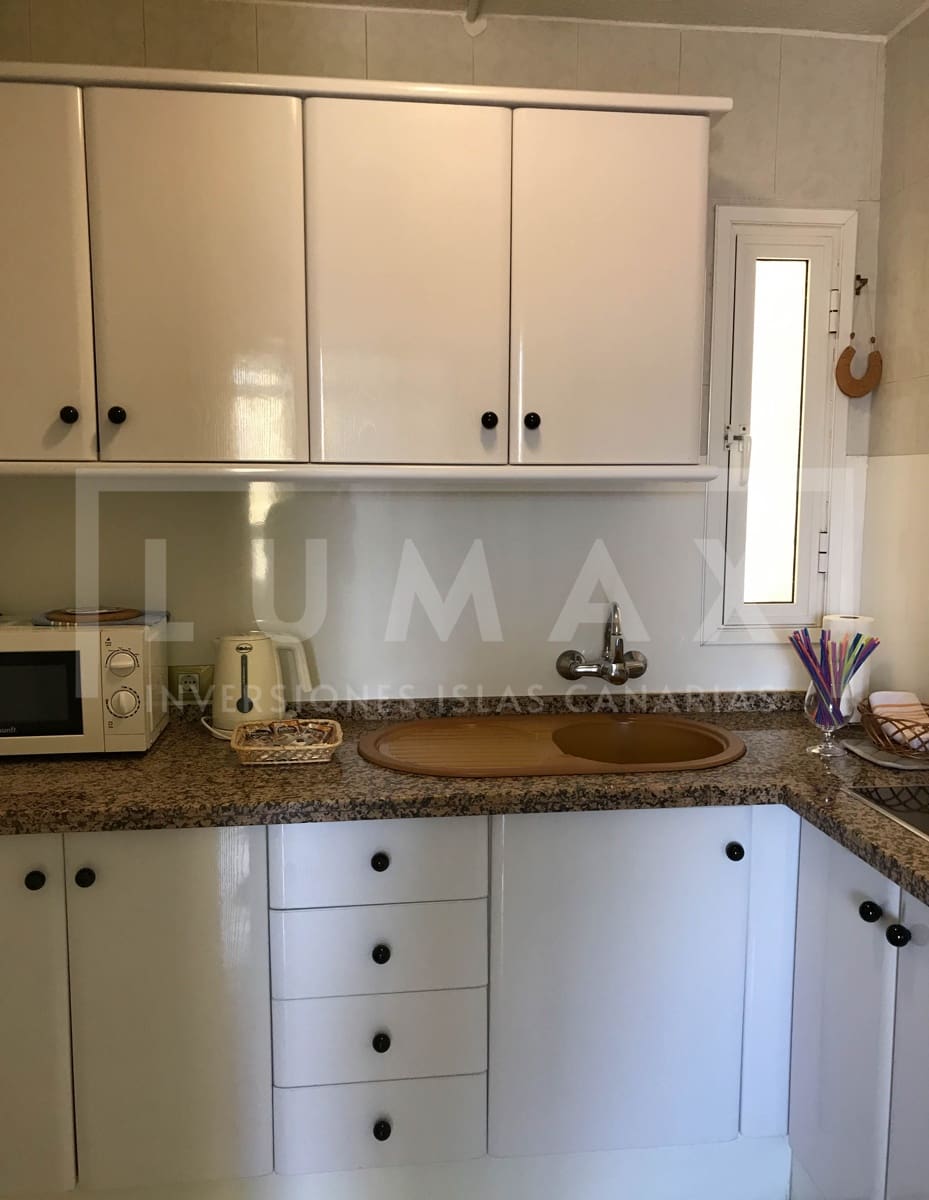 1 makuuhuone Huoneisto myytävänä paikassa Playa de las Americas mukana uima-altaan 
autotalli - 270 000 € (Ref: 9911586)