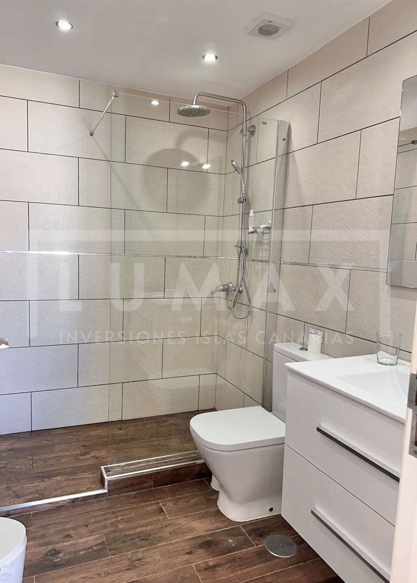 2 sovrum Bungalow till salu i Playa de las Americas med pool - 795 000 € (Ref: 9918855)