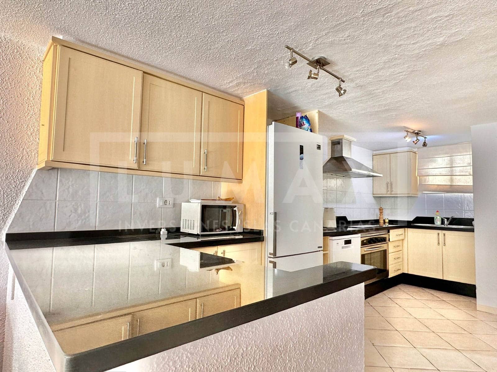 2 sovrum Bungalow till salu i Playa de las Americas med pool - 795 000 € (Ref: 9918855)