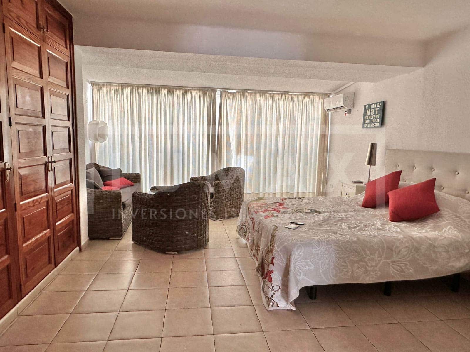 2 sovrum Bungalow till salu i Playa de las Americas med pool - 795 000 € (Ref: 9918855)