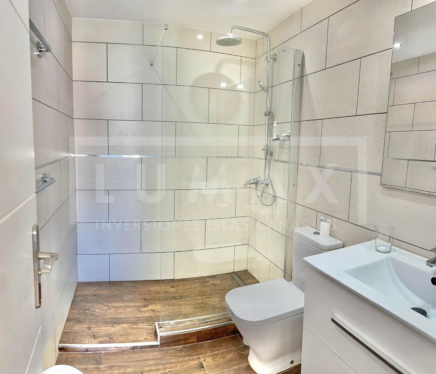 2 sovrum Bungalow till salu i Playa de las Americas med pool - 795 000 € (Ref: 9918855)