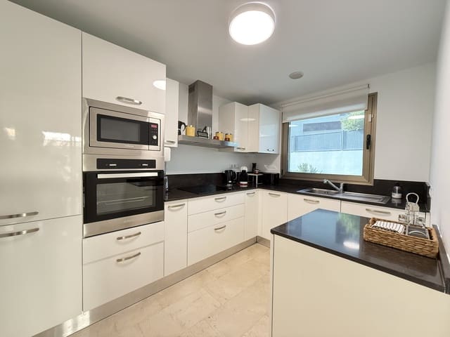 3 sypialnia Dom na sprzedaż w Chayofa, Arona z basenem garażem - 680 000 € (Ref: 9937089)