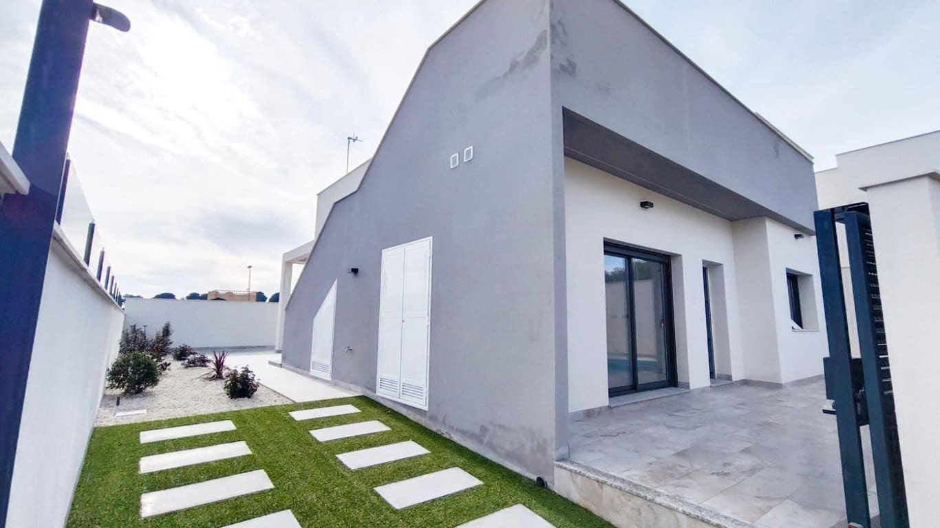 3 quarto Moradia para venda em Pilar de la Horadada com piscina garagem - 422 500 € (Ref: 9645810)