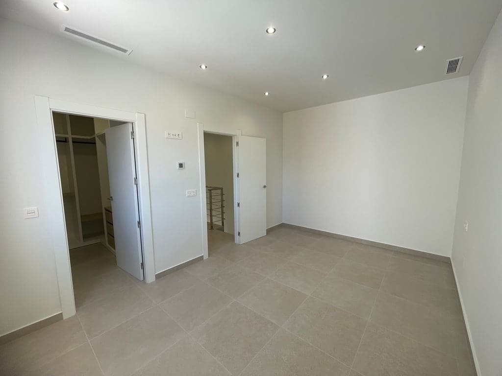 3 bedroom Villa for sale in Almoradi with pool garage - € 359,900 (Ref: 9746744)