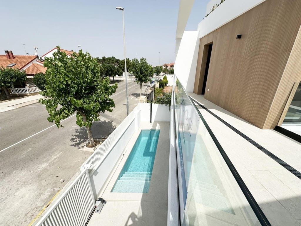 3 bedroom Villa for sale in Torre de la Horadada with pool - € 589,000 (Ref: 9850583)