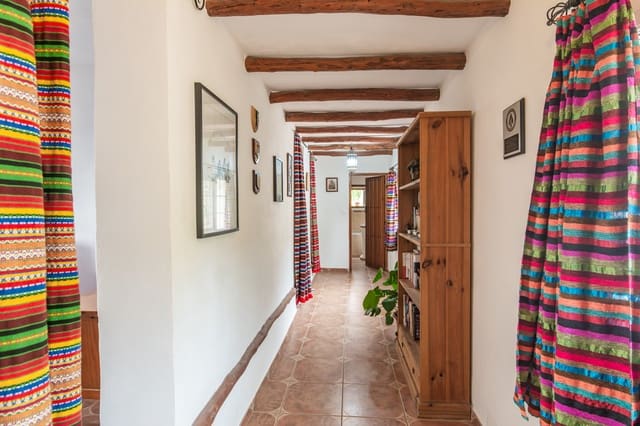 5 soveværelse Finca/Landehus til salg i Los Guajares med swimmingpool garage - € 349.000 (Ref: 9362930)