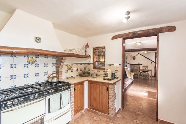 5 soveværelse Finca/Landehus til salg i Los Guajares med swimmingpool garage - € 349.000 (Ref: 9362930)